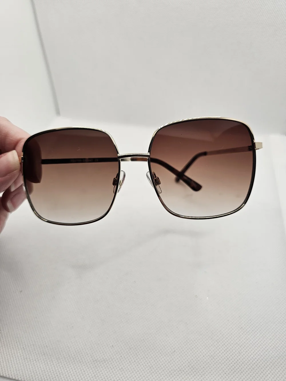 Foster Grant Gold Frame Sunglasses with Brown Gradient Lenses